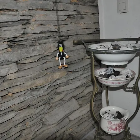 Oda ve Kahvaltı Lardoise *