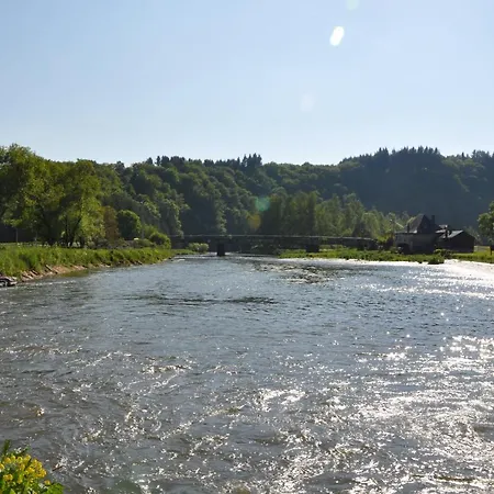 Lardoise Oda ve Kahvaltı Bertrix