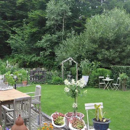 Lardoise Oda ve Kahvaltı Bertrix