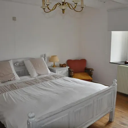 Lardoise Oda ve Kahvaltı Bertrix