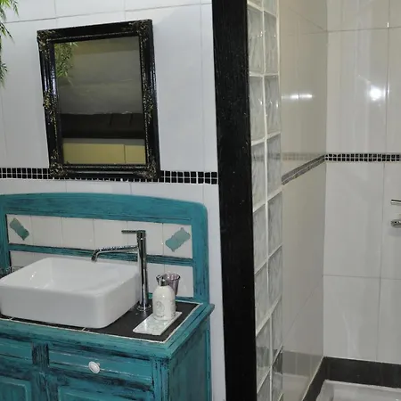 Lardoise Oda ve Kahvaltı